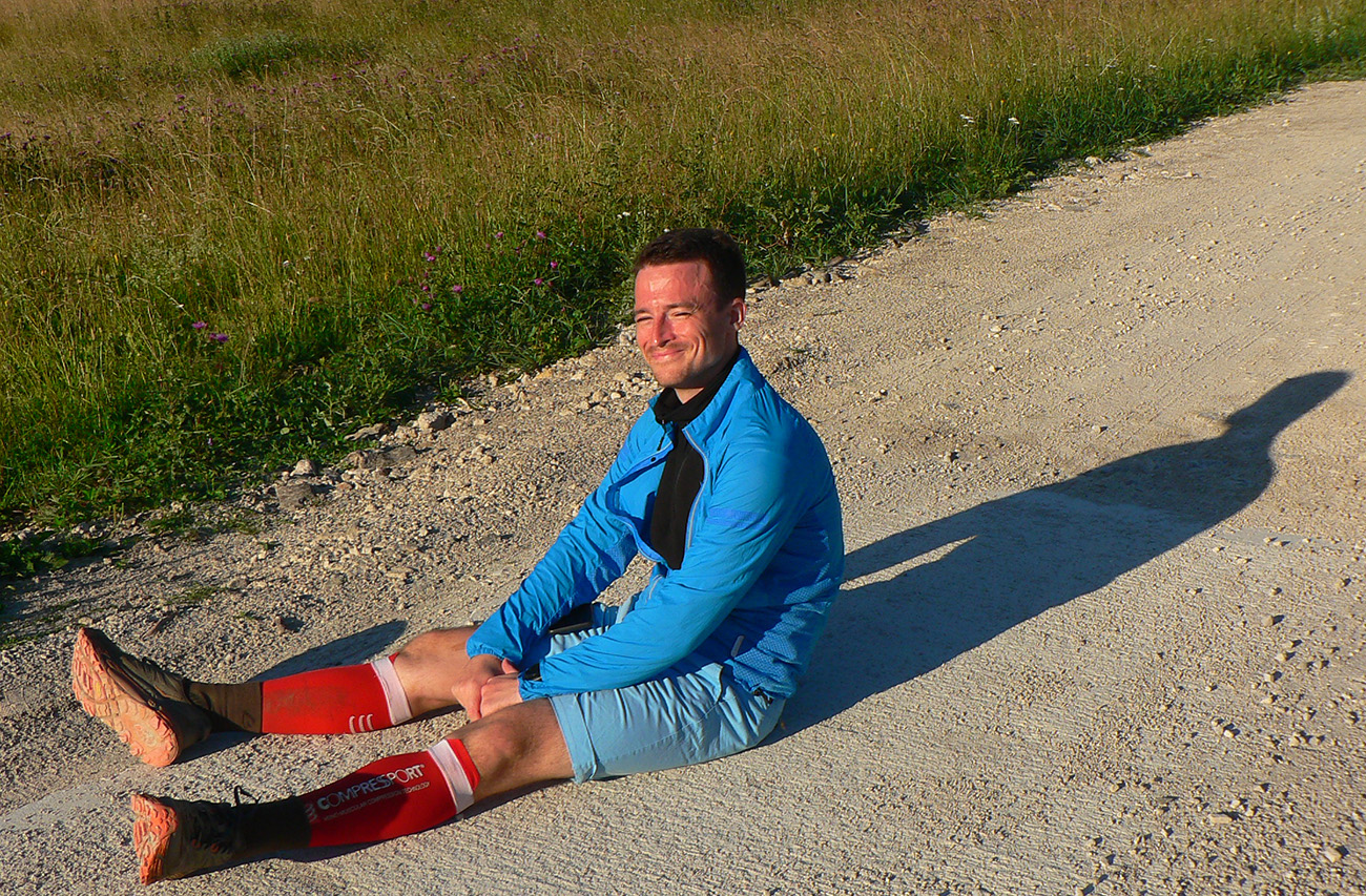 Jeden_z_nás,_hadom_podobných,_na_rannom_slnku_sa_vyhrievajúcich.