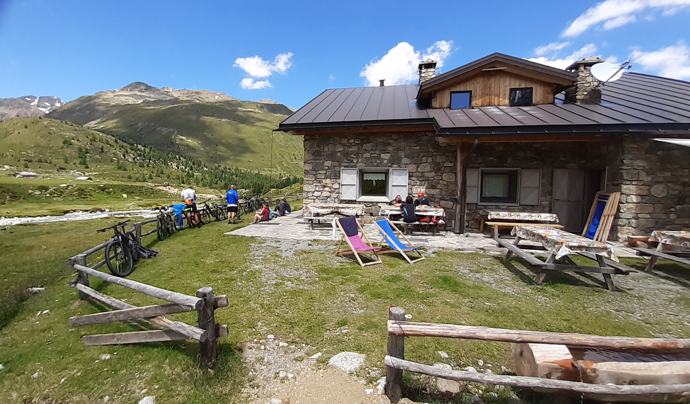 Il_rifugio_Federico_in_Dosdè