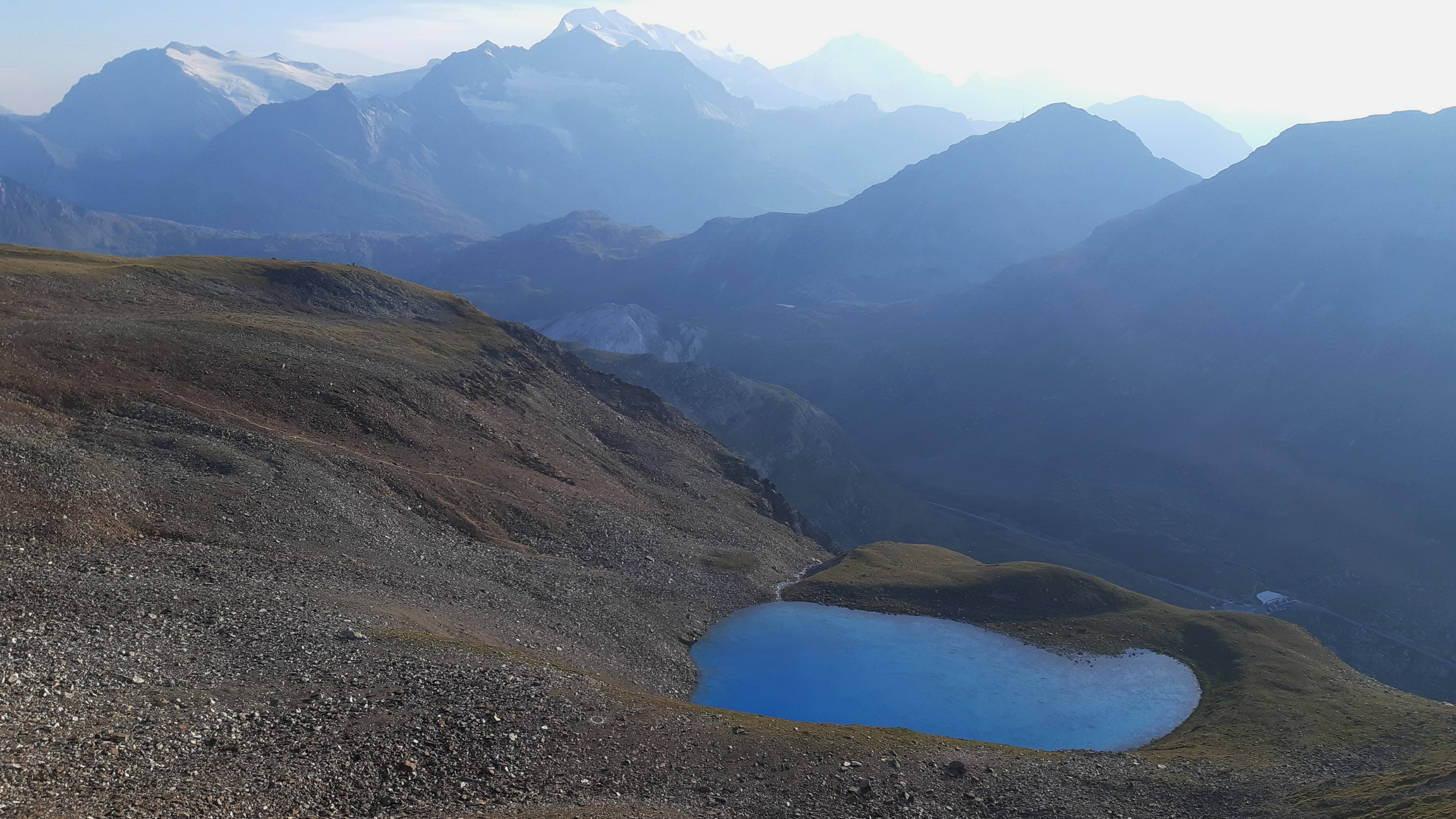 Lago_Vago_a_Berninské_Alpy_v_pozadí