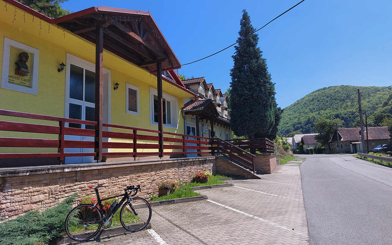 V Bzenici si na kulturáku pripomínajú slávneho rodáka Andreja Kmeťa. V_Bzenici_si_na_kulturáku_pripomínajú_slávneho_rodáka_Andreja_Kmeťa.