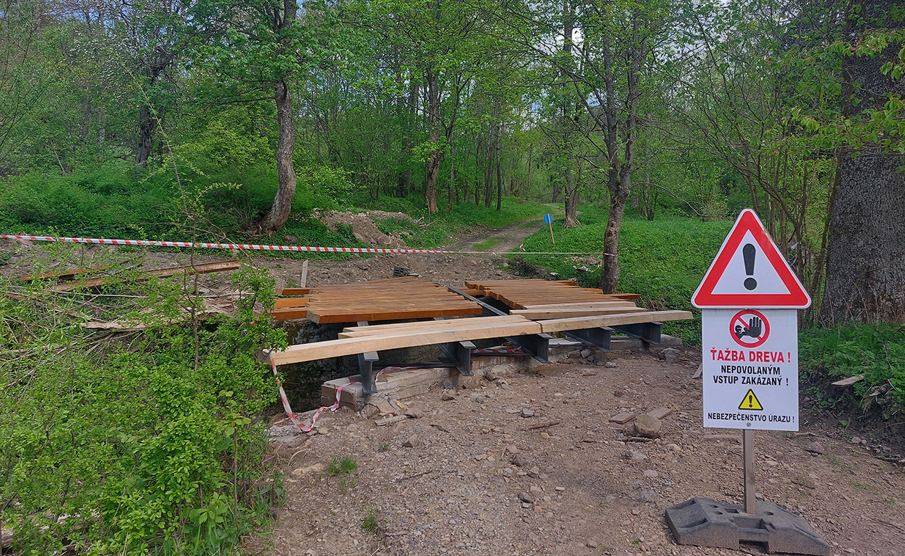 ...vyšší_mostík_akurát_v_rekonštrukcii.